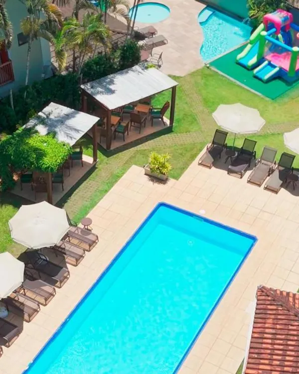 Vista do alto da piscina do Hotel Ilhas do Caribe