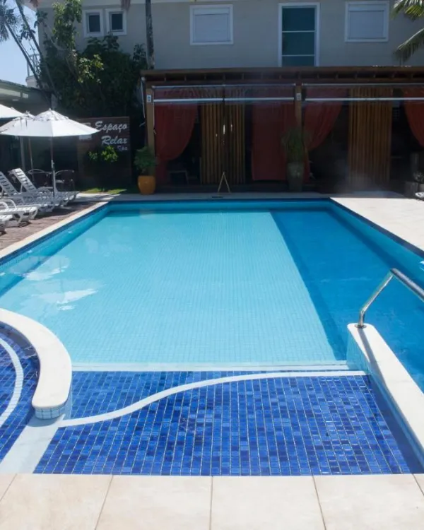 Piscina do Hotel Vicino al Mare, na Enseada